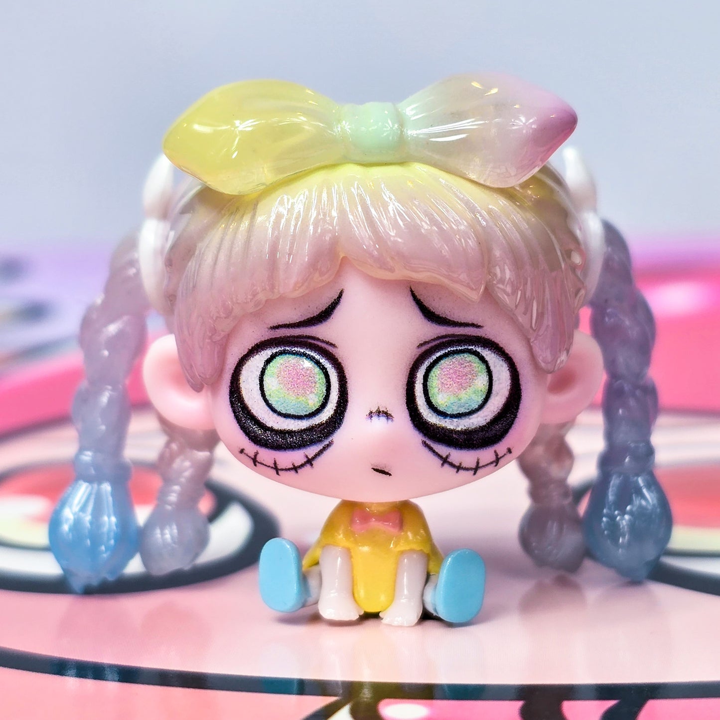 Kiki Sitting in a Row Mini Blind Bag Confirmed Style