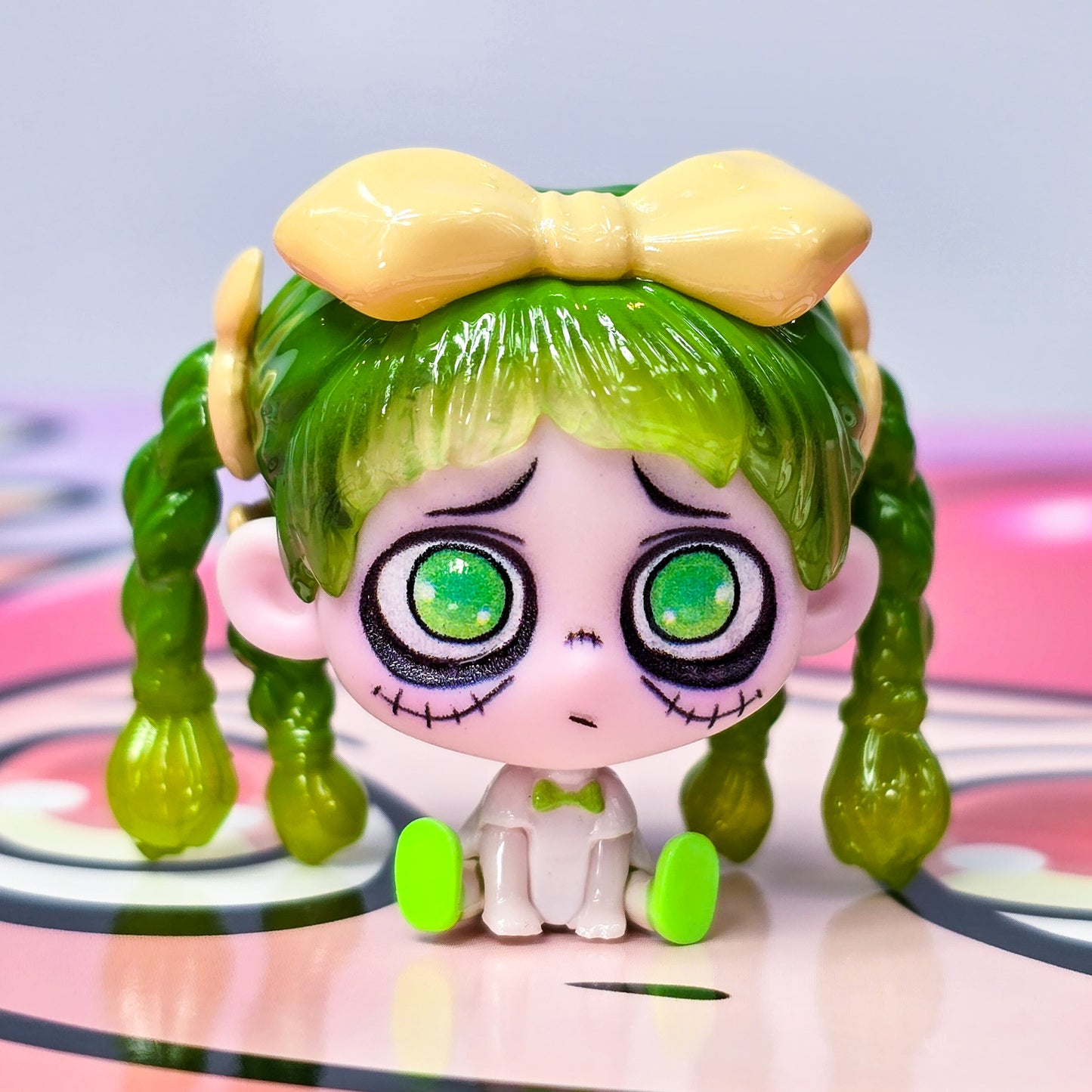 Kiki Sitting in a Row Mini Blind Bag Confirmed Style