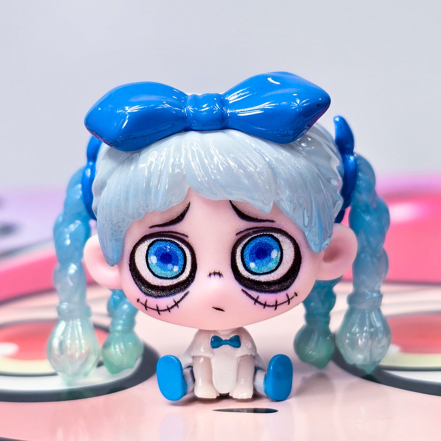 Kiki Sitting in a Row Mini Blind Bag Confirmed Style