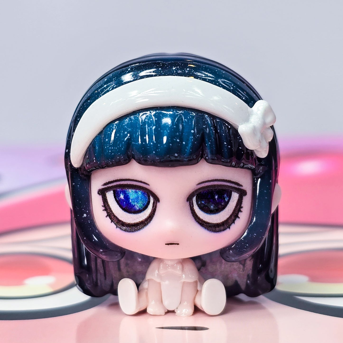 Kiki Sitting in a Row Mini Blind Bag Confirmed Style
