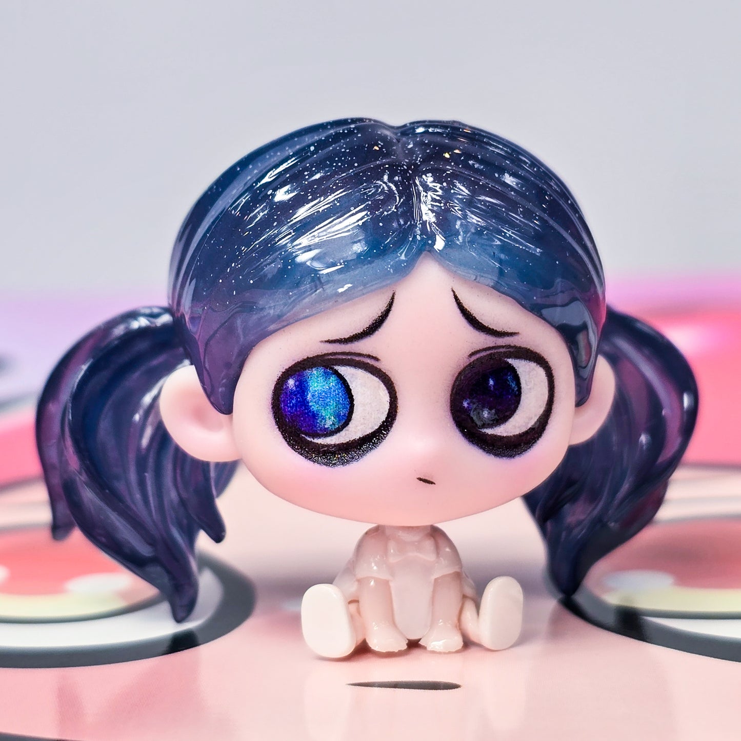 Kiki Sitting in a Row Mini Blind Bag Confirmed Style